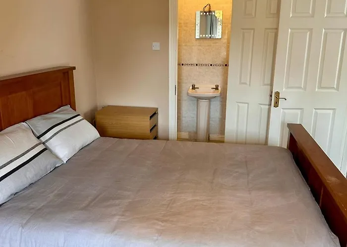 Master Bedroom With En-suite 民宿 *