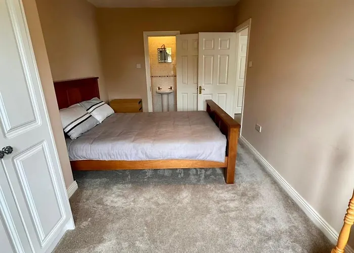 Master Bedroom With En-suite 民宿 *