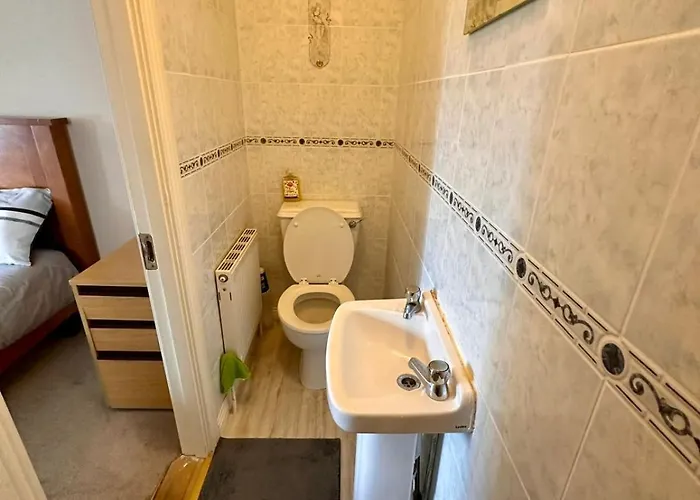 Master Bedroom With En-suite 民宿 *